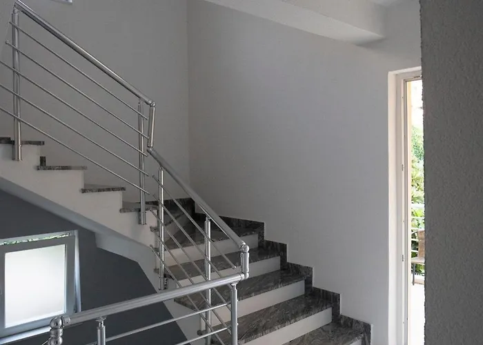 Tomm 公寓 特雷比涅